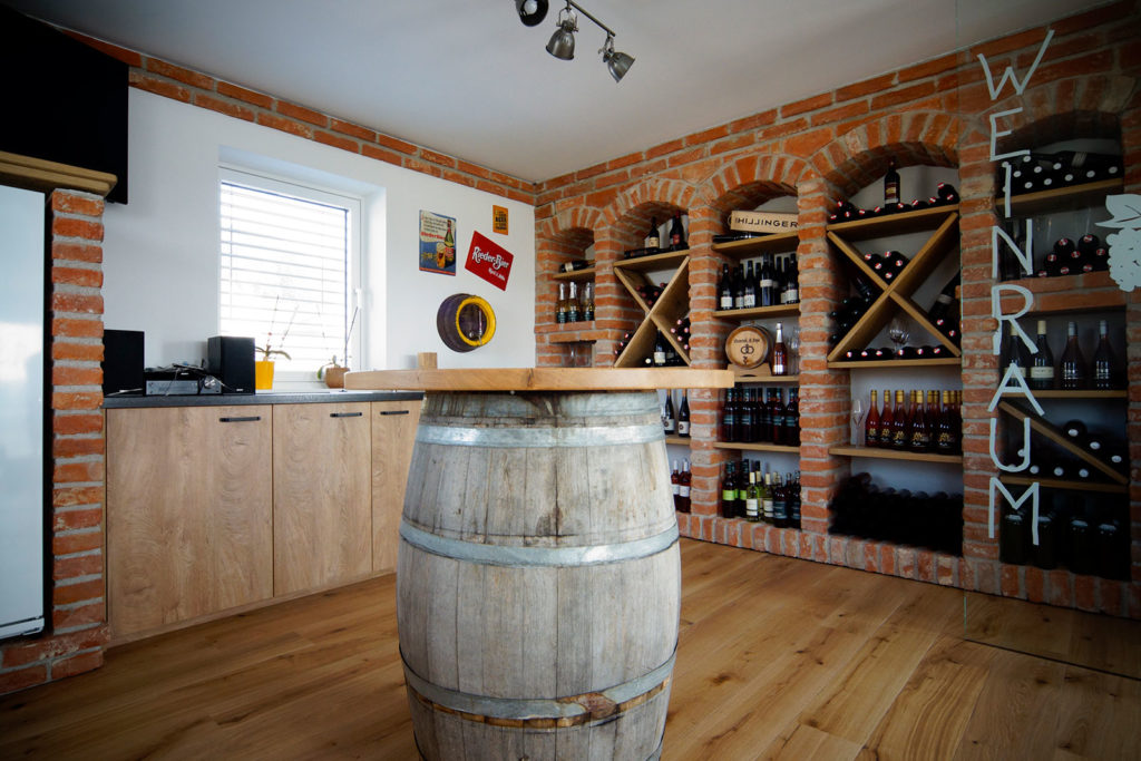 Wiesner Möbel Öffentlich Weinraum